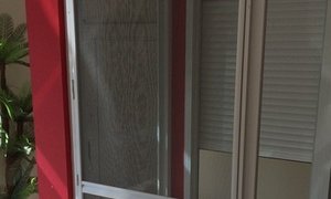 sítě do dveří s montážním rámem