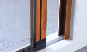 posuvné dveřové sítě do dřevěných dveří