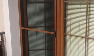 Otevírací sítě na dveře