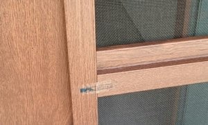 Pantové dveřní sítě